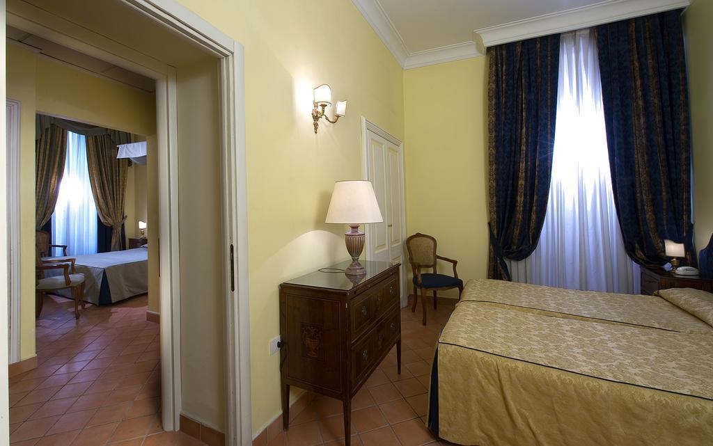 Chiaja Hotel De Charme Napoli Oda fotoğraf